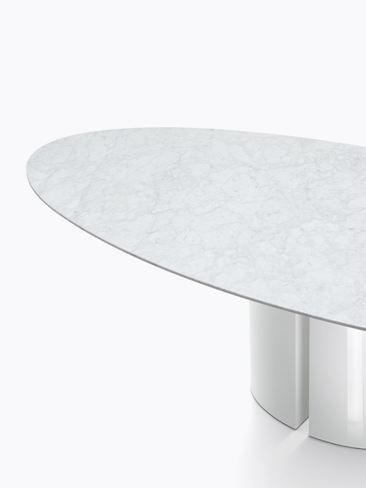 white-carrara-marble-nvl-table-2